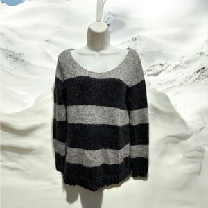 Gap size medium charcoal/ gray acrylic/alpaca sweater